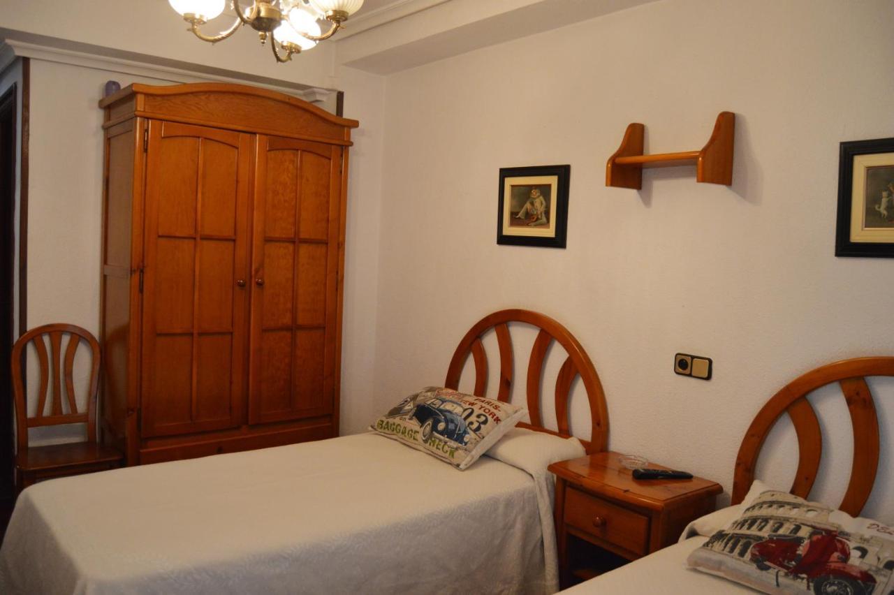 Hosteleria El Curro Torrelavega Phòng bức ảnh